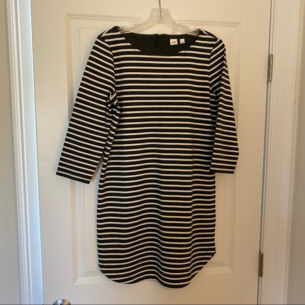 Sweatshirt Dress - striped gray & white, zipper in back